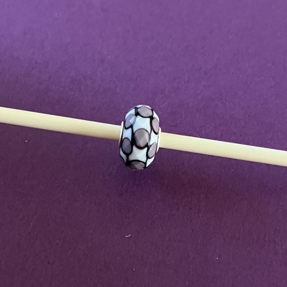 Trollbeads Retired Lavender Facet bead. TGLBE-30001.